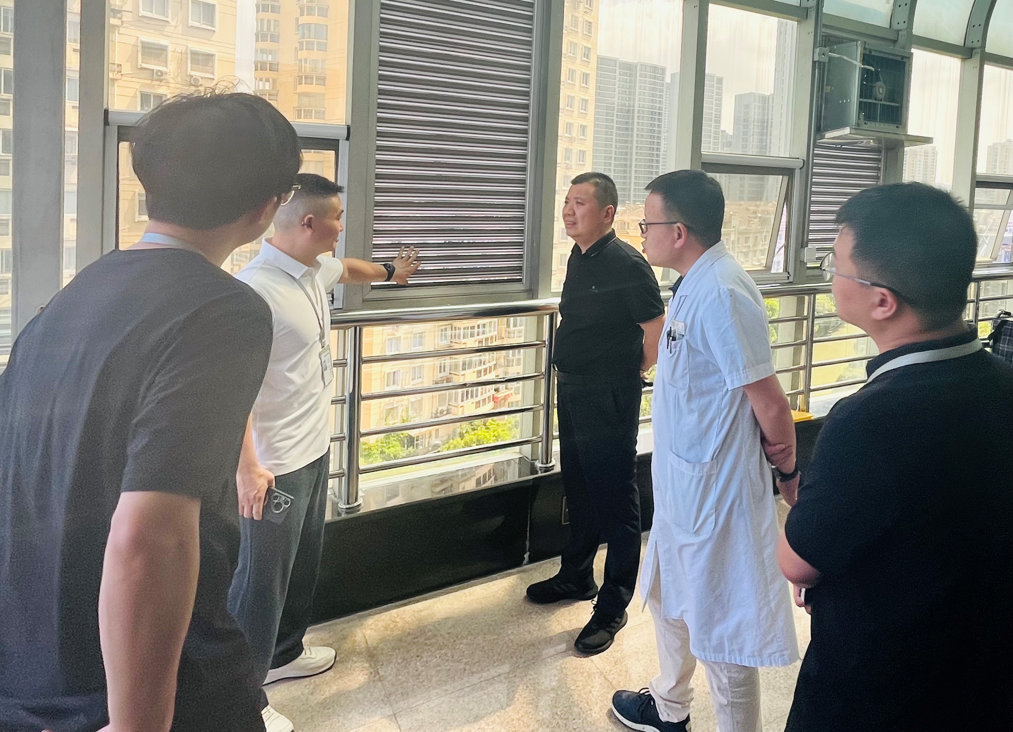 各楼层窗户安全隐患排查.jpg