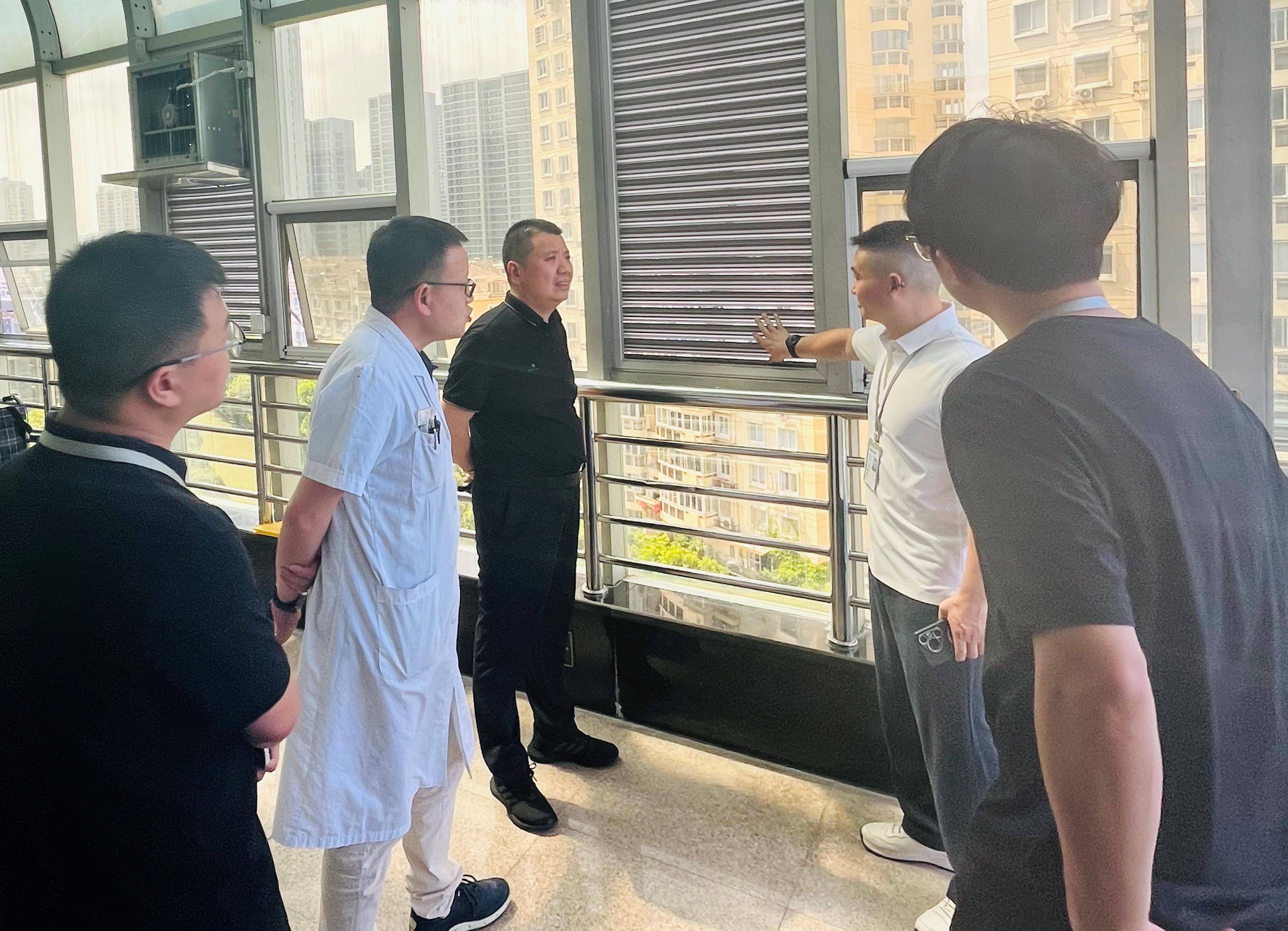 各楼层窗户安全隐患排查.jpg BG体育首页注册
